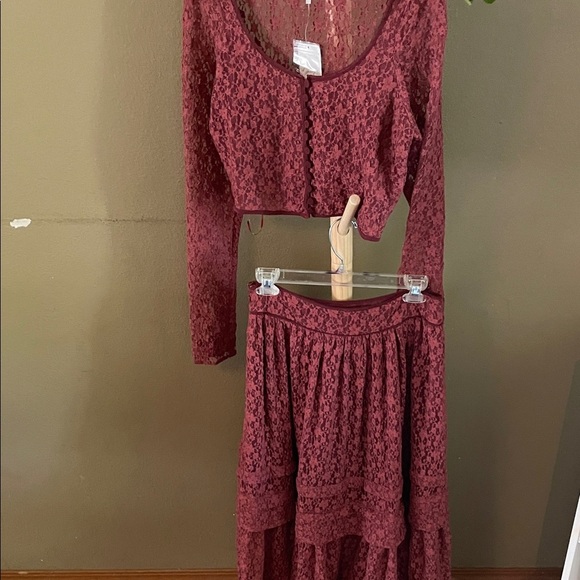 Free People Burgundy Lace set - Picture 4 of 9